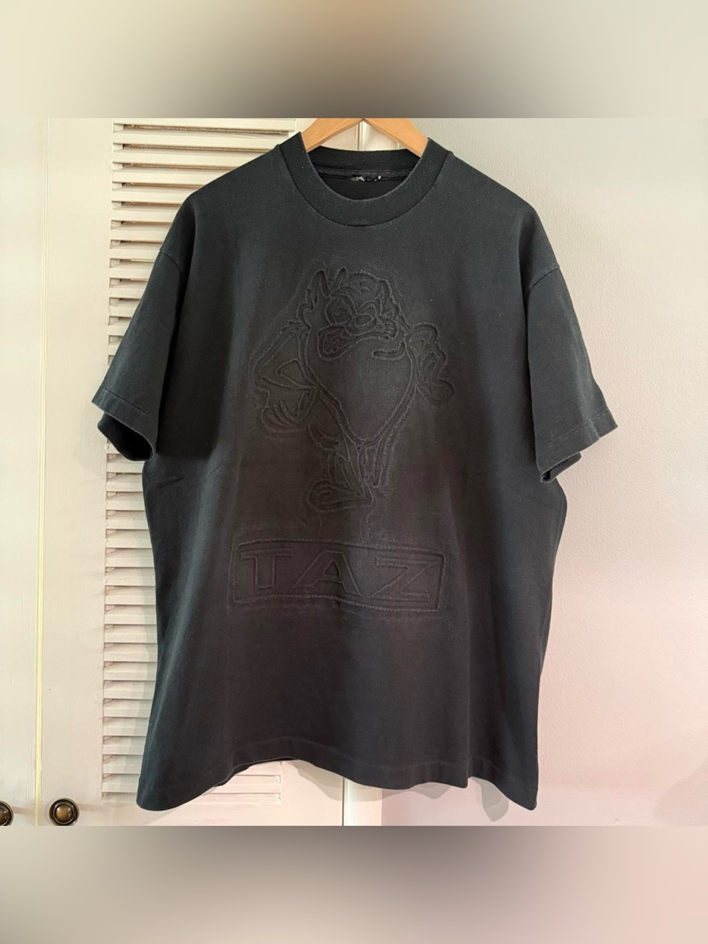 Vintage 90’s Looney Tunes TAZ Tasmanian Devil Raised Embossed T-shirt